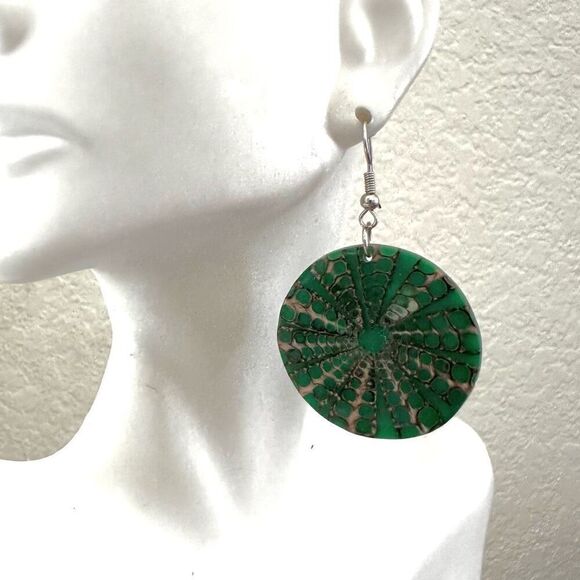 Green and brown shell round earrings - Picture 12 of 12